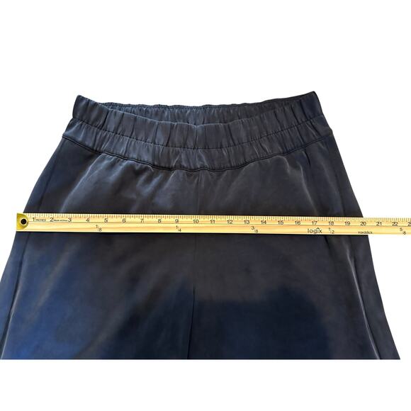 Lululemon Cupro Blend Ultra Wide-Leg Black Pants Size 8 QuietLuxury Athleisure - Picture 7 of 12